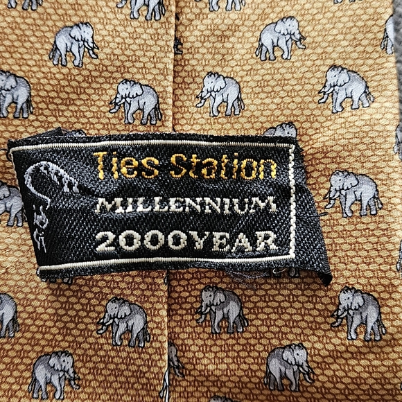 Vintage Millennium 2000 Year Elephant Tie Silk - Picture 4 of 5
